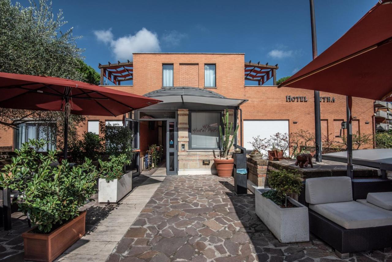 Hotel Petra — Photos 2